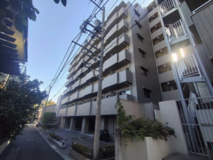 江東区亀戸、マンションの外観画像です