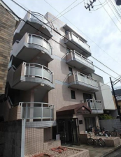 江東区亀戸、マンションの外観画像です