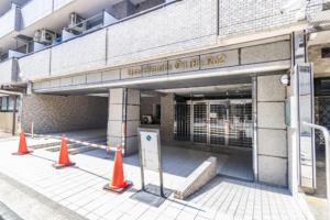 江東区大島、収益物件/店舗付住宅の外観画像です