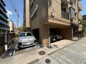 江東区亀戸、マンションの駐車場画像です