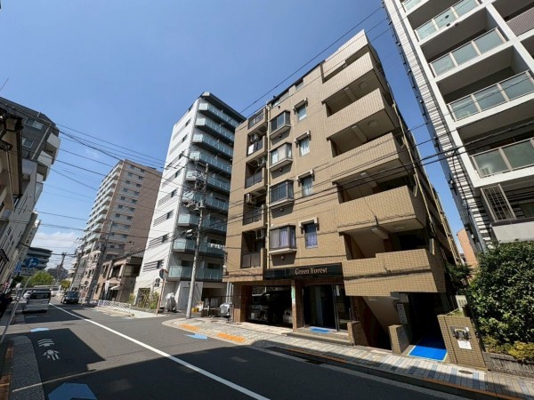 江東区亀戸、マンションの外観画像です