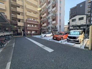 江東区大島、マンションの駐車場画像です