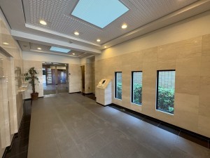 江東区大島、マンションのエントランス画像です