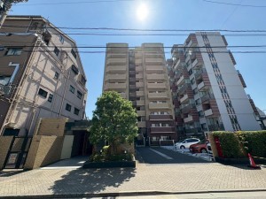 江東区大島、マンションの外観画像です