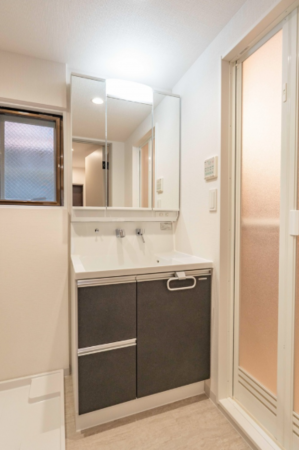 江東区東砂、マンションの洗面画像です