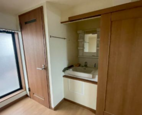 江東区大島、中古一戸建ての洗面画像です