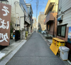 江東区大島、中古一戸建ての前面道路を含む現地写真画像です