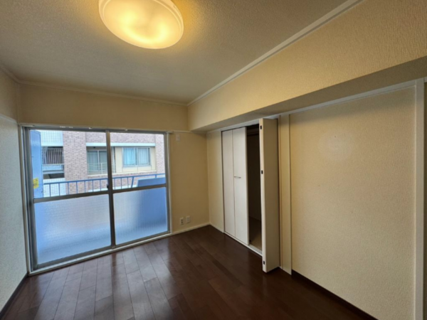 江東区亀戸、マンションの寝室画像です