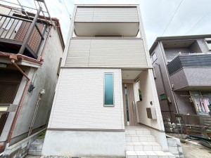 江東区亀戸、中古一戸建ての外観画像です