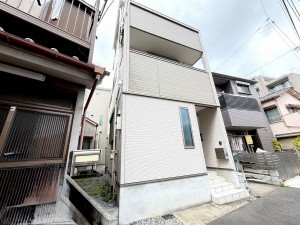 江東区亀戸、中古一戸建ての外観画像です