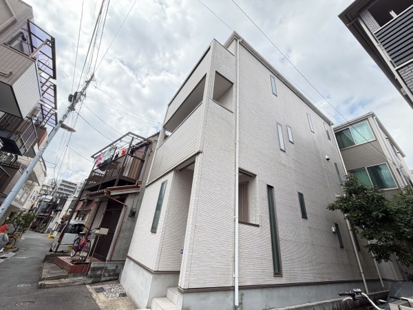 江東区亀戸、中古一戸建ての外観画像です