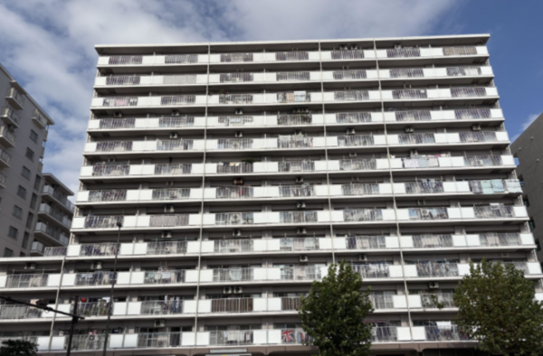 江東区亀戸、マンションの外観画像です