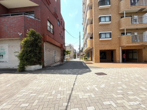 江東区大島、新築一戸建ての前面道路を含む現地写真画像です