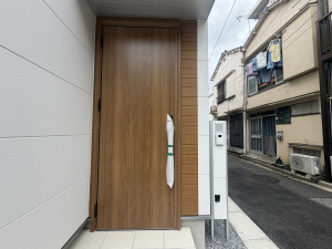 江東区東砂、新築一戸建ての玄関画像です