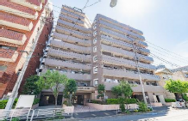 江東区亀戸、マンションの外観画像です