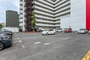 江東区東陽、マンションの駐車場画像です