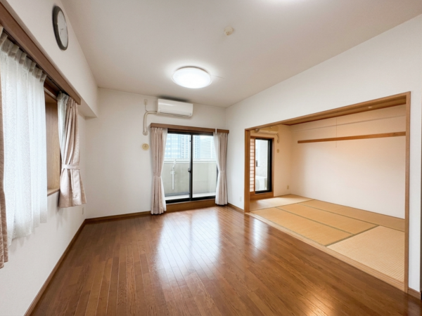 江東区枝川、マンションの居間画像です