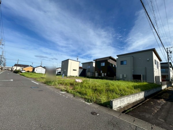 鈴鹿市末広南、土地の前面道路を含む現地写真画像です