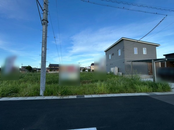 鈴鹿市南玉垣町、土地の前面道路を含む現地写真画像です