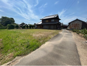 鈴鹿市下大久保町、土地の前面道路を含む現地写真画像です