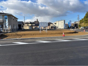 鈴鹿市南玉垣町、土地の前面道路を含む現地写真画像です