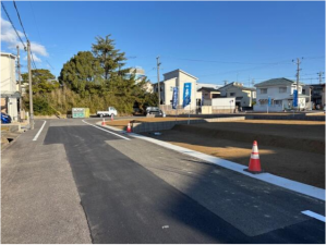 鈴鹿市南玉垣町、土地の前面道路を含む現地写真画像です