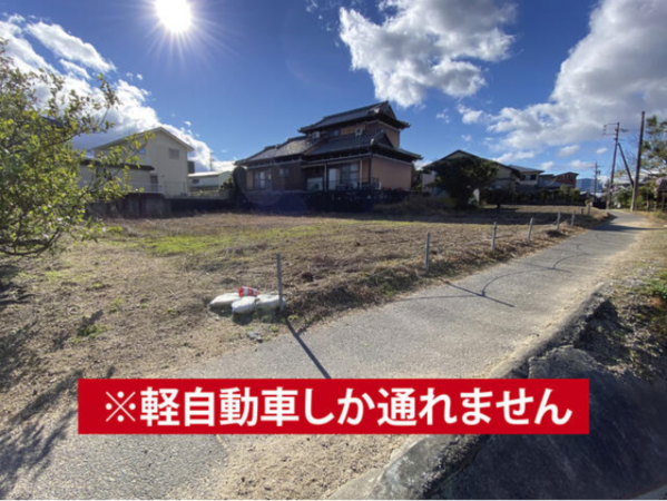 鈴鹿市平野町、土地の前面道路を含む現地写真画像です