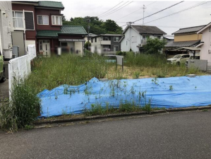 鈴鹿市国府町、土地の前面道路を含む現地写真画像です
