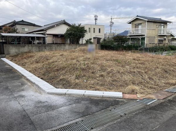 鈴鹿市池田町、土地の前面道路を含む現地写真画像です