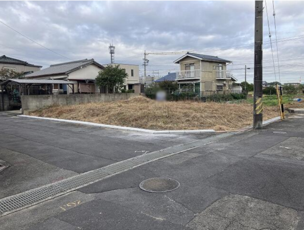 鈴鹿市池田町、土地の前面道路を含む現地写真画像です