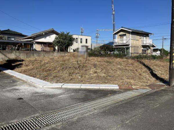 鈴鹿市池田町、土地の前面道路を含む現地写真画像です