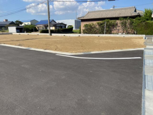 鈴鹿市池田町、土地の前面道路を含む現地写真画像です