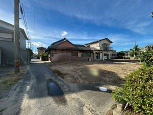 鈴鹿市東江島町、土地の前面道路を含む現地写真画像です