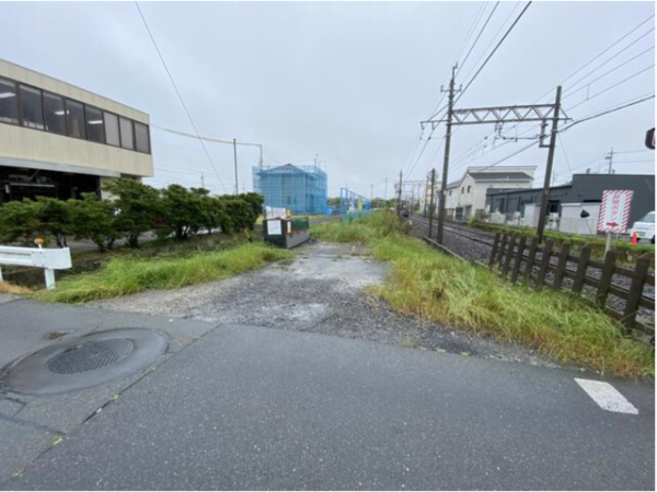 鈴鹿市十宮、土地の前面道路を含む現地写真画像です
