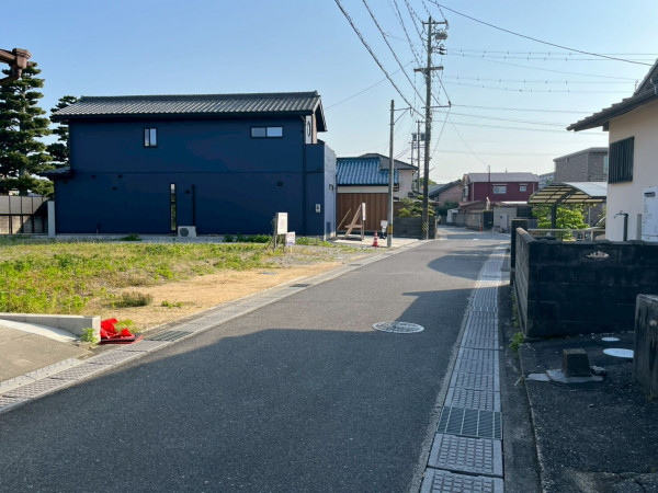 鈴鹿市江島本町、土地の前面道路を含む現地写真画像です