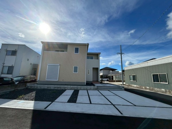 鈴鹿市稲生塩屋、新築一戸建ての外観画像です