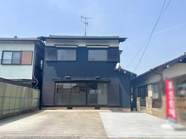 鈴鹿市国府町、中古一戸建ての外観画像です