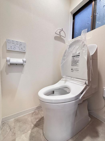 鈴鹿市国府町、中古一戸建てのトイレ画像です
