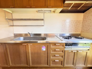 鈴鹿市白子、中古一戸建てのキッチン画像です