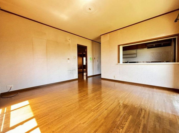 鈴鹿市白子、中古一戸建ての居間画像です