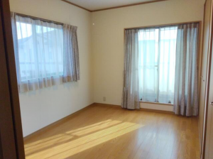 鈴鹿市末広北、中古一戸建ての居間画像です