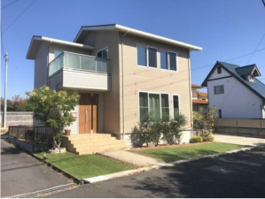 鈴鹿市鈴鹿ハイツ、中古一戸建ての外観画像です