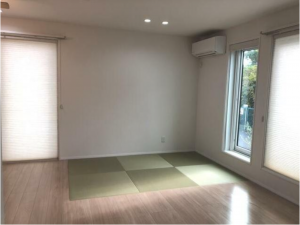 鈴鹿市鈴鹿ハイツ、中古一戸建ての居間画像です