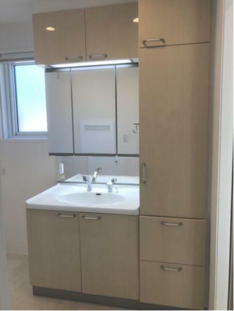 鈴鹿市鈴鹿ハイツ、中古一戸建ての洗面画像です