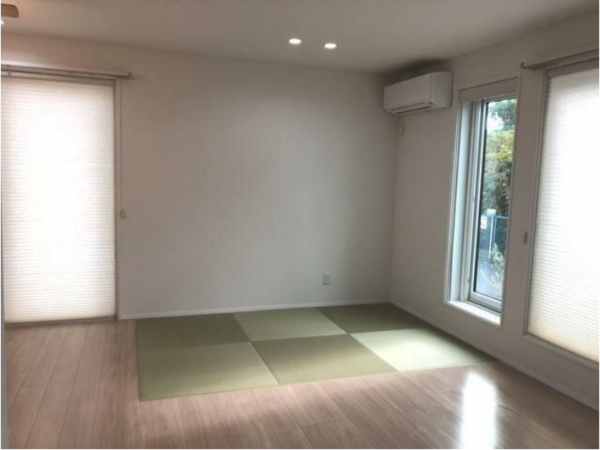 鈴鹿市鈴鹿ハイツ、中古一戸建ての居間画像です