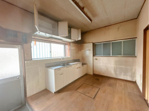 鈴鹿市寺家、中古一戸建てのキッチン画像です