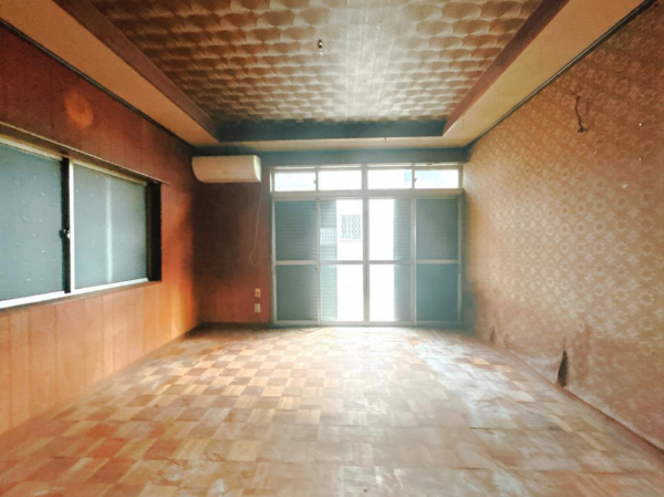 鈴鹿市寺家、中古一戸建ての居間画像です