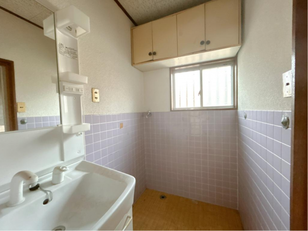 鈴鹿市寺家、中古一戸建ての洗面画像です