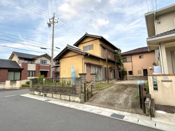 鈴鹿市寺家、中古一戸建ての外観画像です