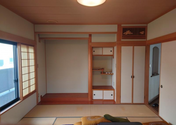 鈴鹿市中江島町、中古一戸建ての居間画像です